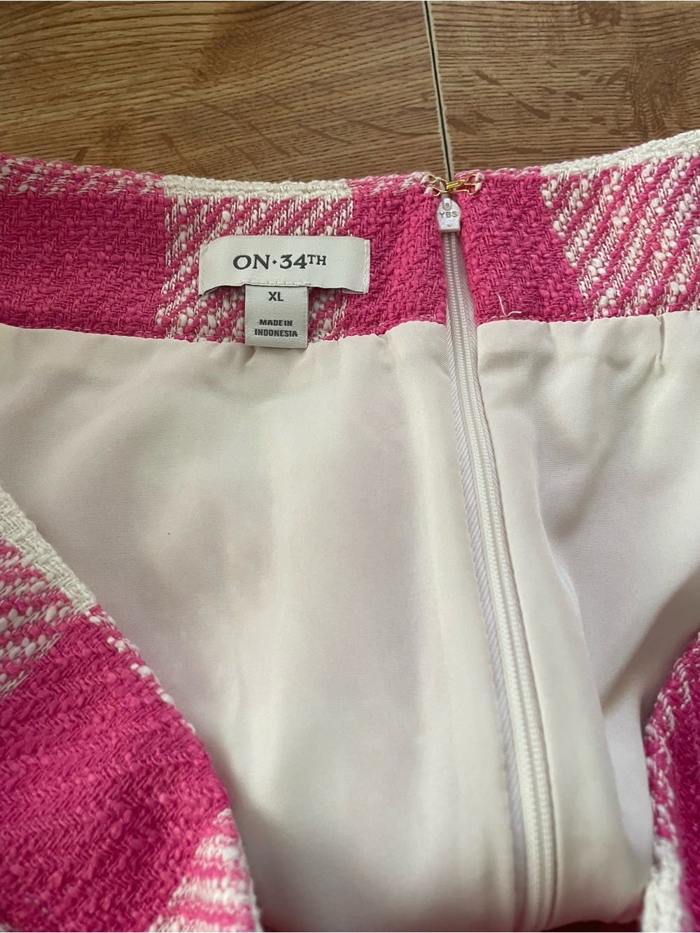 Pink and White Gingham Mini Skirt with Gold Button Detail New w/o Tag - Picture 3 of 6
